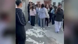 Plagosja e të miturit, nxënësit e gjimnazit në Delvinë dalin në protestë