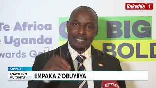 Ttuntu:  Empaka z'obuyiiya  Abavubuka abasinze baweereddwa ebirabo  Bakubiriziddwa okukuuma ssente