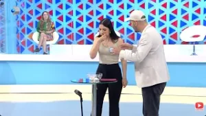 Hai ca poti! - Cate bezele poate baga in gura partenera ta? Baietii sunt alaturi cu incurajari!