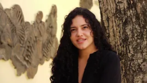 Premian en #LasTunas a joven reportera de la emisora Radio Victoria