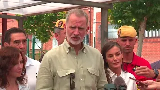 The King highlights "exemplary coordination" between administrations against wildfires