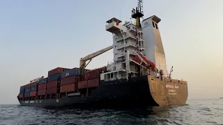 Hormuz, goditet anija gjatë kalimit, 1 anëtar i ekuipazhit ka humbur jetën, pjesa tjetër evakuohet