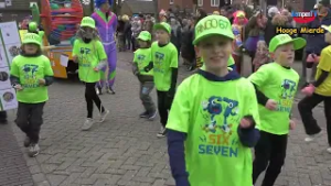 Carnavalsoptocht in het Haoiboerenrijk Hooge Mierde