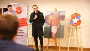 „Wisła Kraków oczami kibiców” – zapraszamy na wystawę w Myślenicach