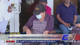 Pacientes renales protestan por falta de pago a centros de diálisis