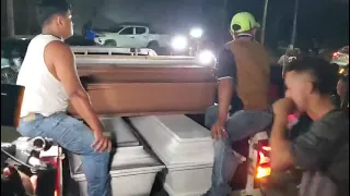 Retiran los cuerpos de 6 miembros de una misma familia que murieron en incendio