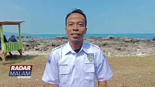 Hundreds of Volunteers Conduct Beach Cleanup