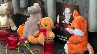Жители Приморья почтили память детей – жертв войны в Донбассе.