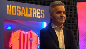 El precandidat Víctor Font explica el seu projecte pel Barça als socis terrassencs