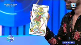 Victor Leni discusses the 'Delirancia de Vino y Tarot' show