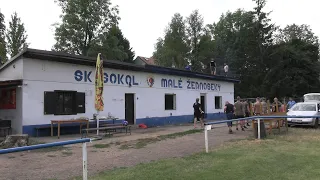 M. ŽERNOSEKY: Obec investuje do nových šaten fotbalistů. Ti pomáhají s rekonstrukcí