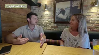 „Работи се, имайте вяра" — „Каква вяра?  Тук сме в Общинска администрация, не в храм!"