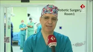 أوّل عمليّة جراحيّة روبوتيّة في تونس لاستئصال ورم سرطاني، تحت إشراف الأستاذ رمزي نويرة