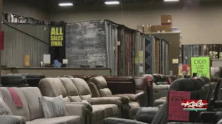 Steinberg's Furniture closing Wednesday