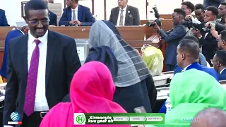 Deg Deg: Xildhibaanada Baarlamaanka Xorta ah oo ka horyimid doorashada Guddoonka Golaha Shacabka.
