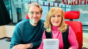 Máximo Huerta presenta su nueva novela: “he entendido mejor a mi padre ahora que no está"