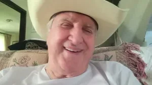 Milk News Tv   ENTREVISTA COM O CANTOR E COMPOSITOR SÉRGIO REIS. TOQUE O BERRANTE SEU MOÇO! SUCESSO