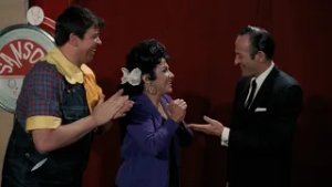 Episodio 7 - La Criada Bien Criada - CANELITAS - Una visita incómoda | Canela.TV