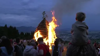 Nad mestom sa rozhorela Vatra zvrchovanosti