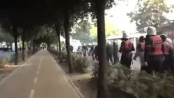 Protesta/ Të rinjtë marshojnë përgjatë Bulevardit ‘Zogu I’