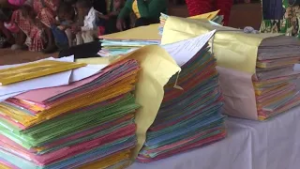 RECONSTITUTION DES ACTES DE NAISSANCE À BATCHAM - ÉQUINOXE TV