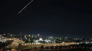 Hezbolá entra en la guerra de Irán y ataca a Israel desde el Líbano, ataque al que responde Israel