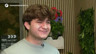 Starting their own business at 20: High school graduates from Erlangen develop wall gardens