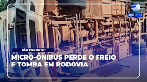 Alerta Total - Micro-ônibus com 13 pessoas tomba e deixa feridos