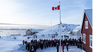 Проверка фактов: не над Трампом смеются, а над дружбой верблюда и слонов