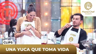 Julieta y Luciano tienen inconvenientes al fritar la yuca de su plato | MasterChef Celebrity