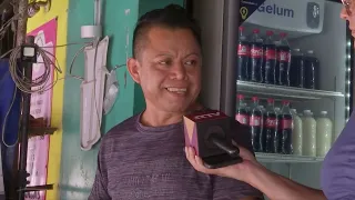 Coatza parents receive help with school supplies through a citizen initiative