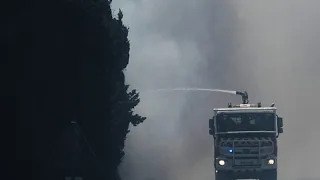 França: grande incêndio lavra a sul de Paris em plena onda de calor