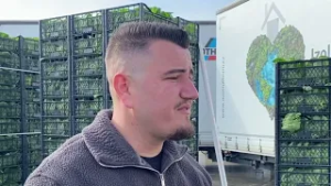 Bllokimi i Qafe Thanes, kosto e shtuar per eksportuesit e Lushnjes dhe Divjakes!