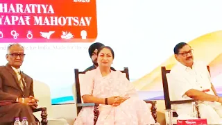 Bharatiya Vyapar Mahotsav में CM Rekha Gupta का दौरा | स्टॉल और Products का किया निरीक्षण