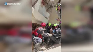 VENEZUELA | Angustioso rescate in extremis de un bebé por los bomberos estadounidenses