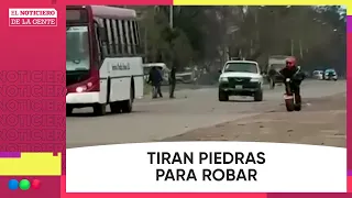 FRIENDS of a DEAD CRIMINAL ATTACK with ROCKS #ElNotidelaGente