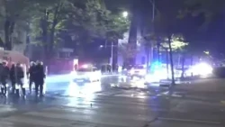 Hyrja e Ministrisë së Financave përfshihet nga flakët