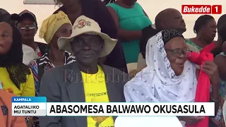 Ttuntu: Abawola abasomesa ssente basobeddwa Bagamba balwaawo okusasula   Bakalubiriziddwa