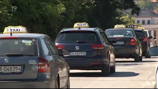Taksisti u Tuzli traže izmjene zakona i obustavu novih dozvola