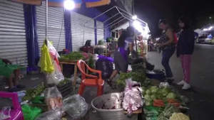 Mercado nocturno en San Salvador