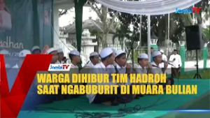 WARGA DIHIBUR TIM HADROH SAAT NGABUBURIT DI MUARA BULIAN