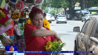 Flores y rosas para mama en el Mercado Guamilito de San Pedro Sula