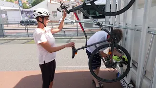 Z brodského terminálu jezdí cyklobusy do Bílých Karpat a linka 735 do Trenčína