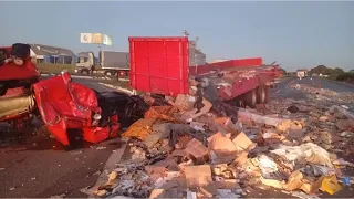 Two truck drivers injured after serious collision on BR-365 in Patos de Minas