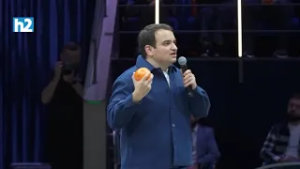 Աշխարհի պատմության առաջին չաթբոթը՝ կուսակցության  քաղաքականության վերաբերյալ. Նարեկ Կարապետյան