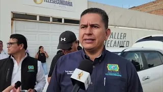 Trabajadores de telesecundarias protestan por falta de pago de quincenas
