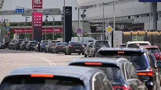 Russia's Fuel Crisis Worsens: "Avoid Driving"