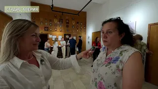 Исках да отглеждам врана от дете - художничката, която обича птиците на злото