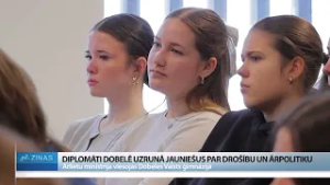 Diplomātija tuvplānā: Ārlietu ministrija uzrunā Dobeles jauniešus