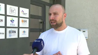 VIJESTI U POLA 7 - RAZLAZ MANDIĆA I KNEŽEVIĆA I RAT BOTOVA | Vijesti online